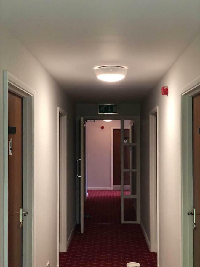 The Holroyd Arms Hotel Гилдфорд Екстериор снимка